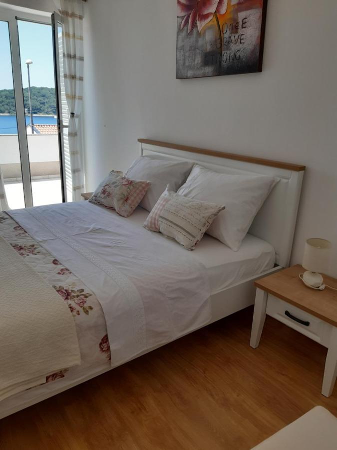 Apartments Zerjav Mali Lošinj Exteriör bild